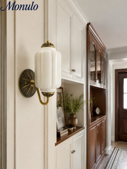 Melkglazen Wandlamp Eloise voor Hal en Slaapkamer | Vintage Wandverlichting met Melkwit Glas