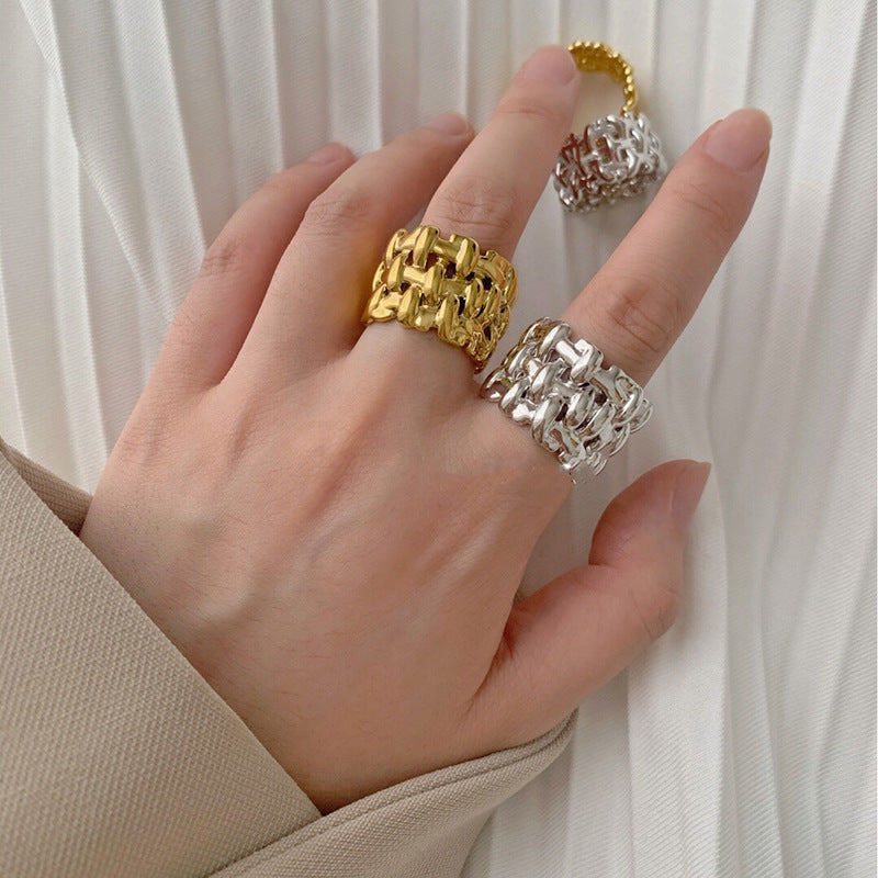 Zilveren Dames Ring Gevlochten Breed Modieus Design - StudioMarella