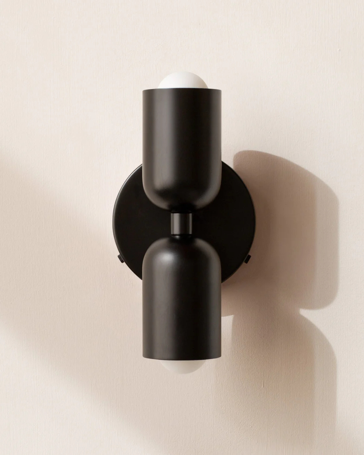 Wandlamp Dubbele Ronde Kap Zwart Frame Warm Sfeerlicht Slaapkamer Woonkamer Gang Minimalistische Wandverlichting Modern Japandi Scandinavisch Interieur