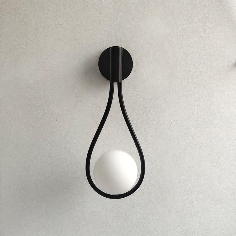 Moderne Scandinavische Wandlamp met Metalen Afwerking