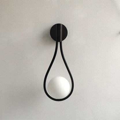 Moderne Scandinavische Wandlamp met Metalen Afwerking