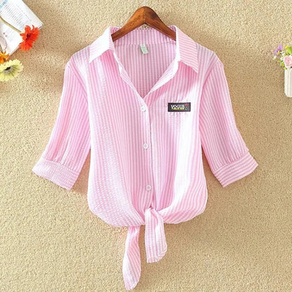 Vrouwelijke Zomerblouse Streepjes met Witte Knopen