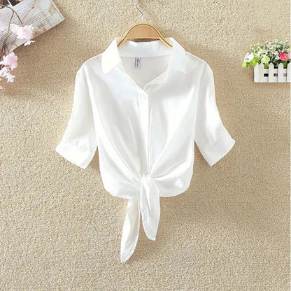 Vrouwelijke Zomerblouse Streepjes met Witte Knopen