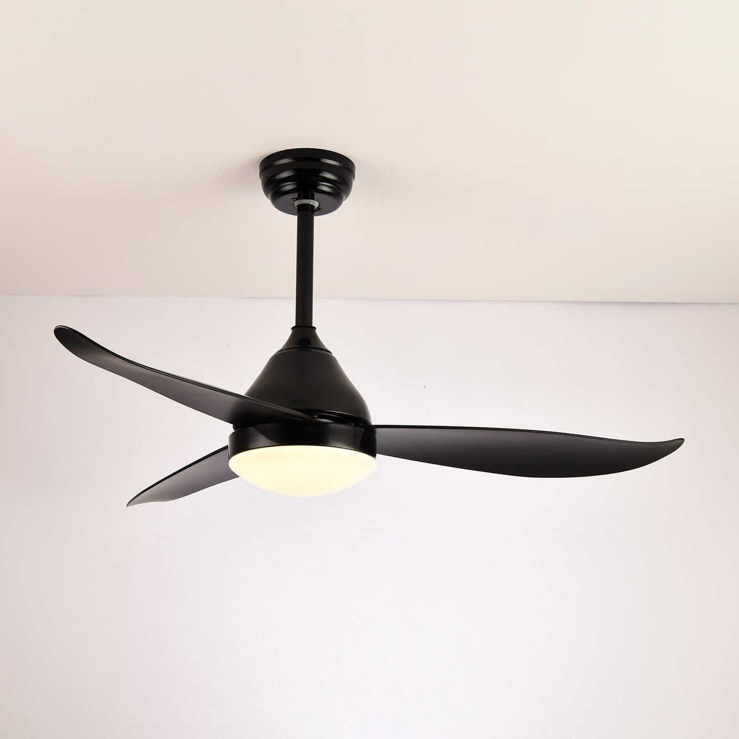 Moderne Plafondventilator Fia met Verlichting 3 Snelheden Afstandsbediening ø106 cm Zwart Wit Houtkleur