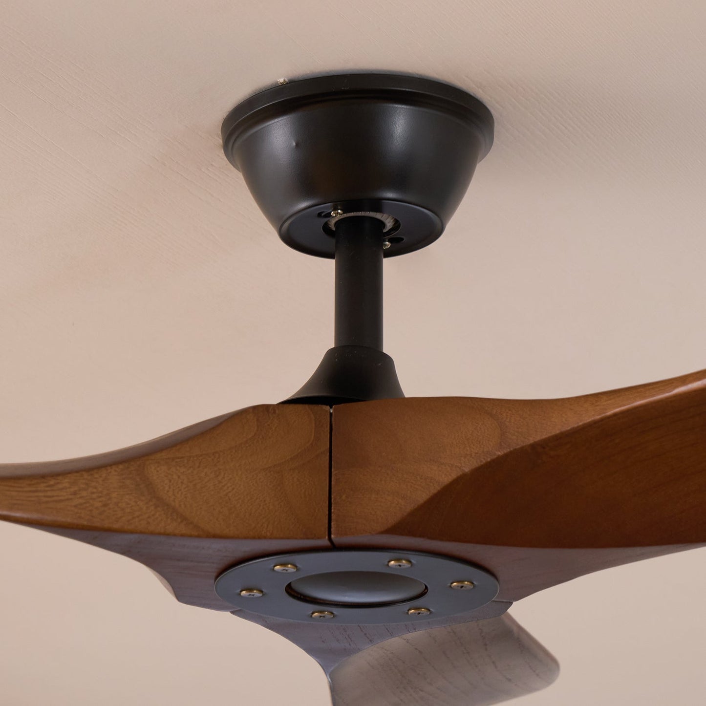 Houten Plafondventilator met Afstandsbediening – 6 Snelheden & 35W Motor – 106cm of 132cm