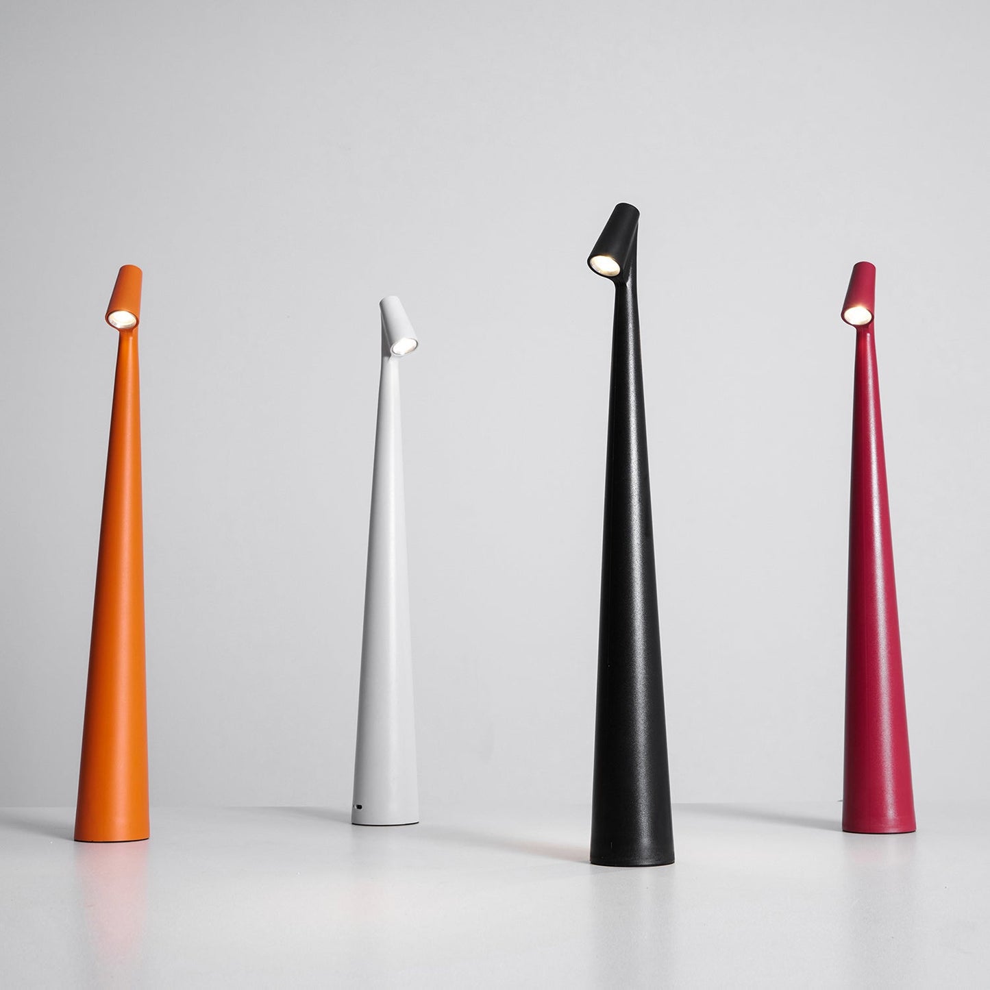 Oplaadbare Tafellamp Aluminium Dimbaar LED Touch Bedlamp Draadloos Design Kegelvormige Lampenkap Modern 45cm Acculamp