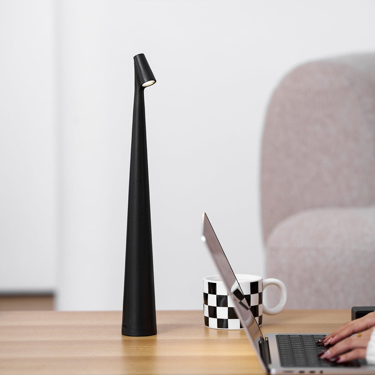 Oplaadbare Tafellamp Aluminium Dimbaar LED Touch Bedlamp Draadloos Design Kegelvormige Lampenkap Modern 45cm Acculamp