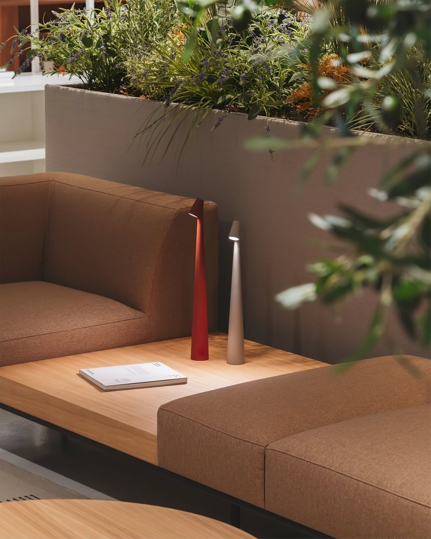 Oplaadbare Tafellamp Aluminium Dimbaar LED Touch Bedlamp Draadloos Design Kegelvormige Lampenkap Modern 45cm Acculamp