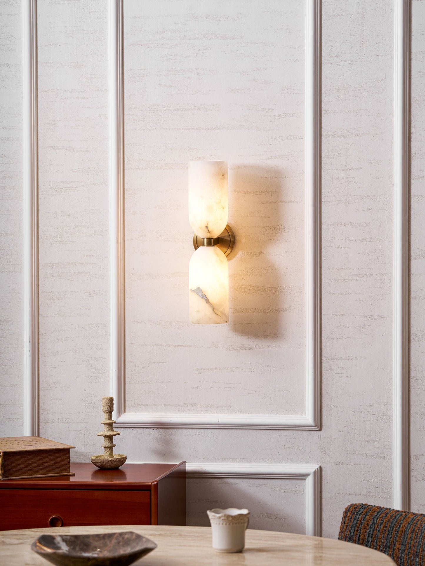 Alabasten Wandlamp met Messing — Dubbele Lichtschijven en Centrale Metalen Ster