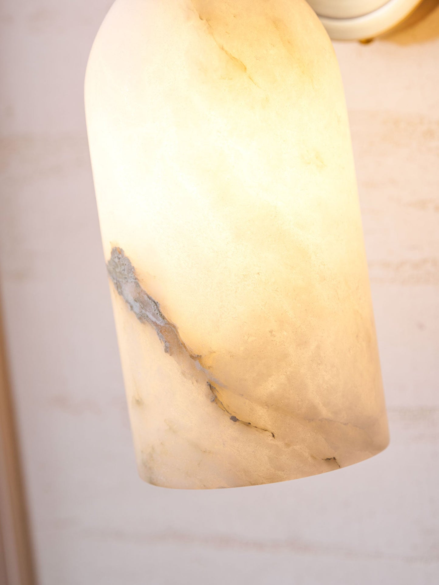Alabasten Wandlamp met Messing — Dubbele Lichtschijven en Centrale Metalen Ster