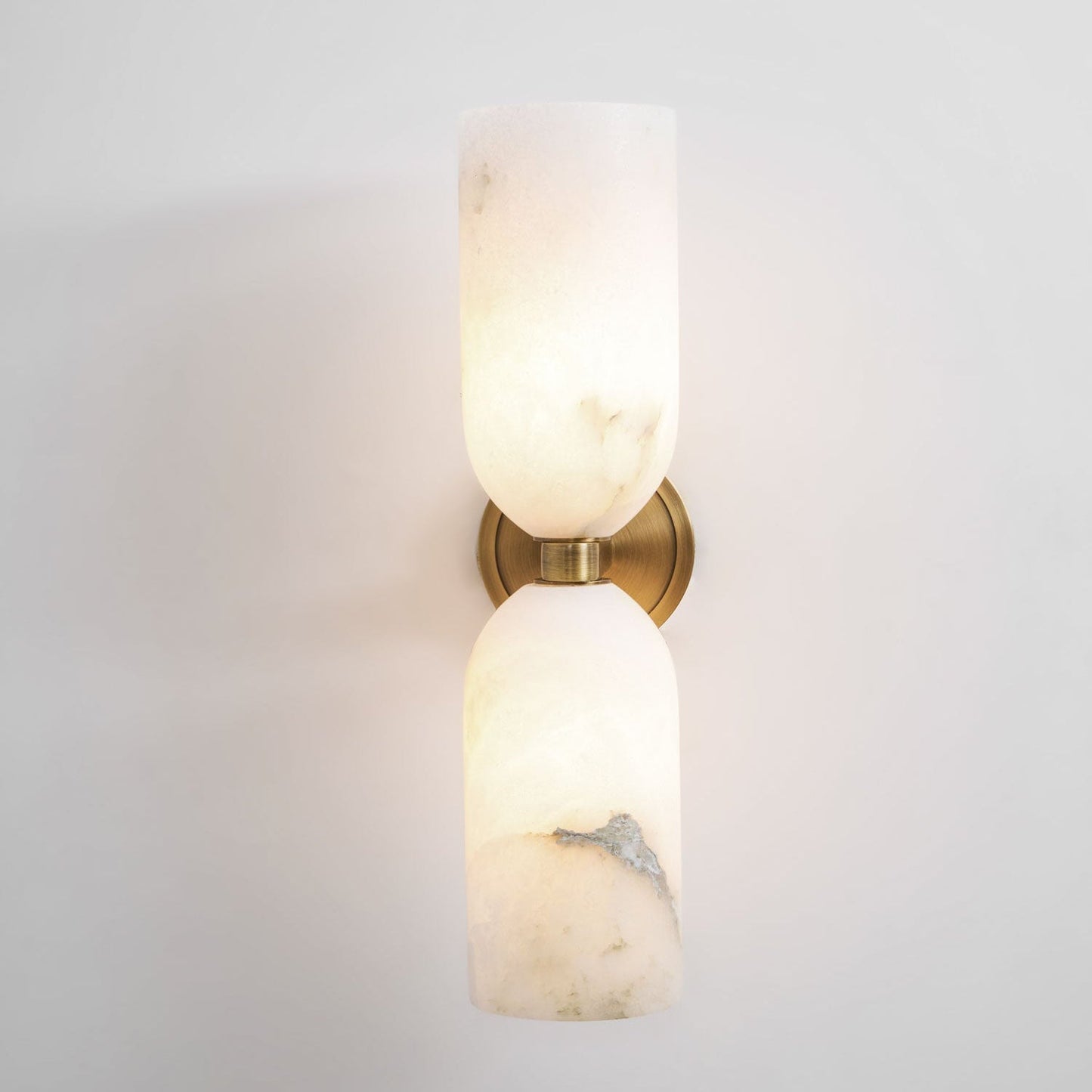 Alabasten Wandlamp met Messing — Dubbele Lichtschijven en Centrale Metalen Ster
