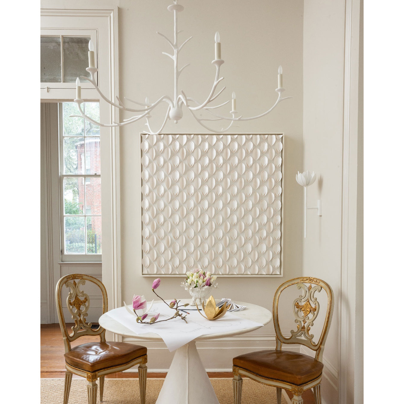Design Wandlamp met Bloemvorm in Messing en Gips – Artistieke Wandverlichting Geïnspireerd op Giacometti voor Woonkamer en Hal