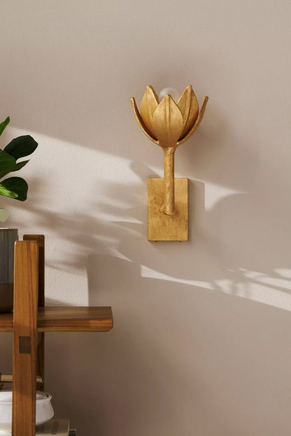 Design Wandlamp met Bloemvorm in Messing en Gips – Artistieke Wandverlichting Geïnspireerd op Giacometti voor Woonkamer en Hal
