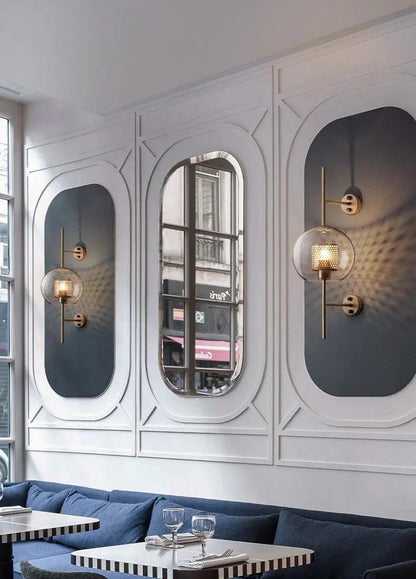 Moderne Glazen Wandlamp – Stijlvolle Verlichting met Klassieke Uitstraling