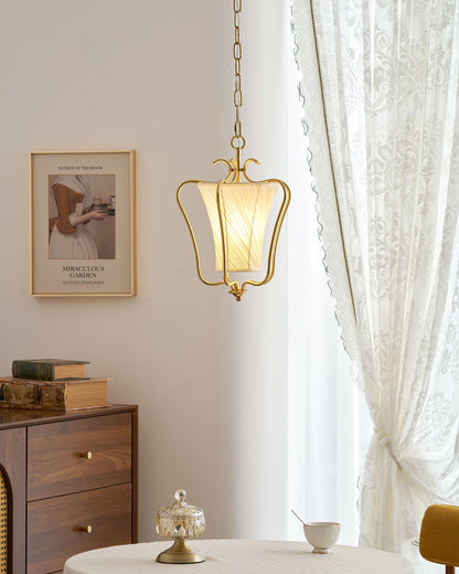 Vintage Hanglamp met Messing Afwerking en Plooistof Kap – Warm Lantaarnontwerp voor Keuken en Hal