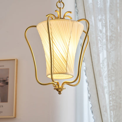 Vintage Hanglamp met Messing Afwerking en Plooistof Kap – Warm Lantaarnontwerp voor Keuken en Hal