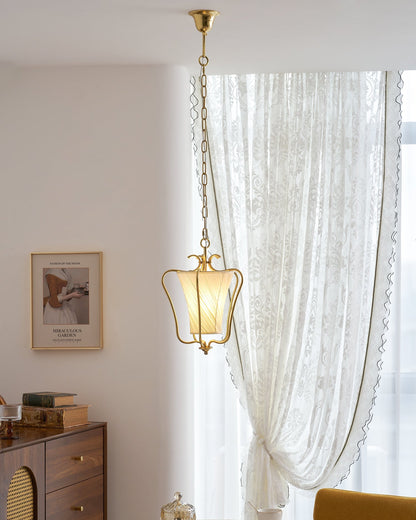 Vintage Hanglamp met Messing Afwerking en Plooistof Kap – Warm Lantaarnontwerp voor Keuken en Hal