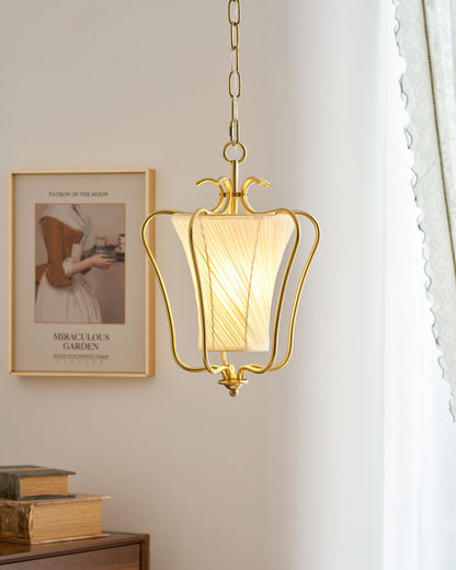 Vintage Hanglamp met Messing Afwerking en Plooistof Kap – Warm Lantaarnontwerp voor Keuken en Hal