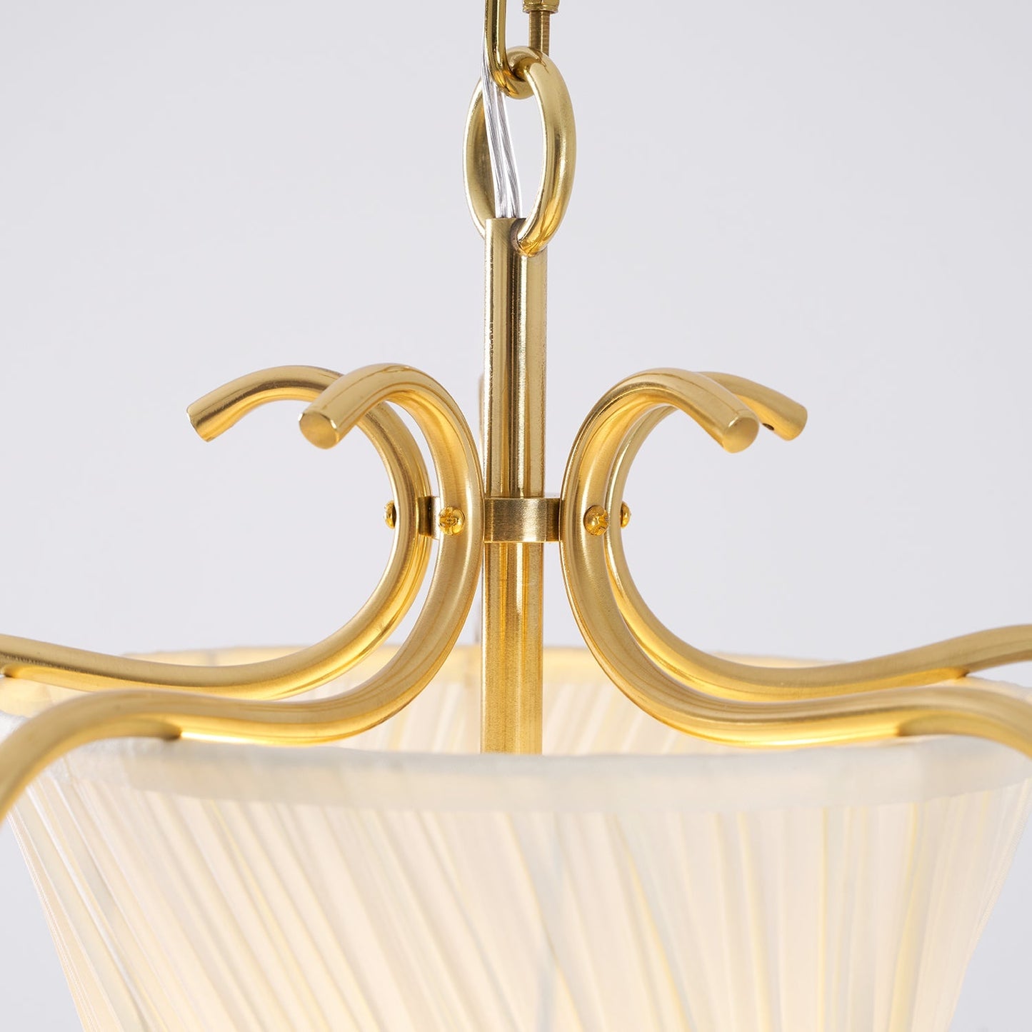 Vintage Hanglamp met Messing Afwerking en Plooistof Kap – Warm Lantaarnontwerp voor Keuken en Hal