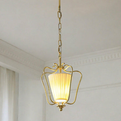 Vintage Hanglamp met Messing Afwerking en Plooistof Kap – Warm Lantaarnontwerp voor Keuken en Hal