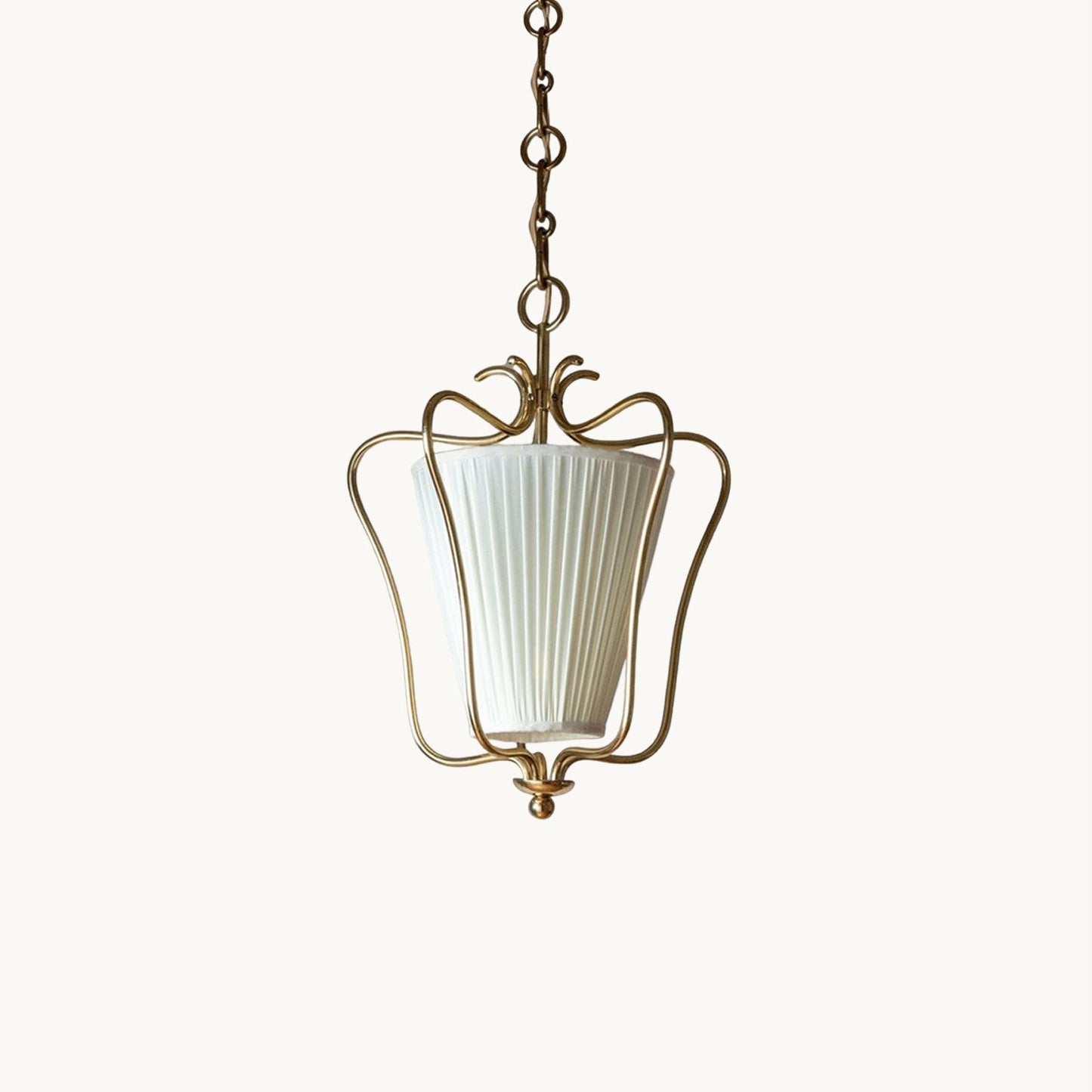 Vintage Hanglamp met Messing Afwerking en Plooistof Kap – Warm Lantaarnontwerp voor Keuken en Hal