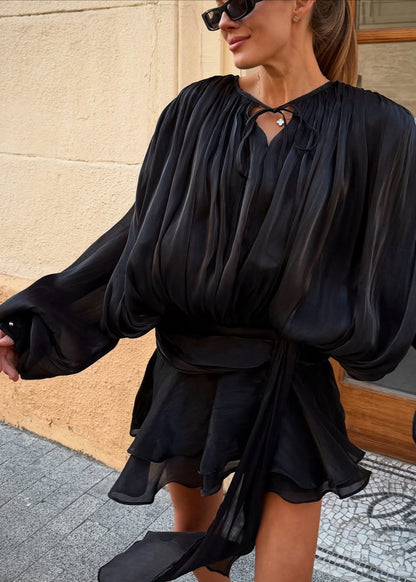 Zwarte Mini Jurk Geplisseerd Elegant Kort - StudioMarella