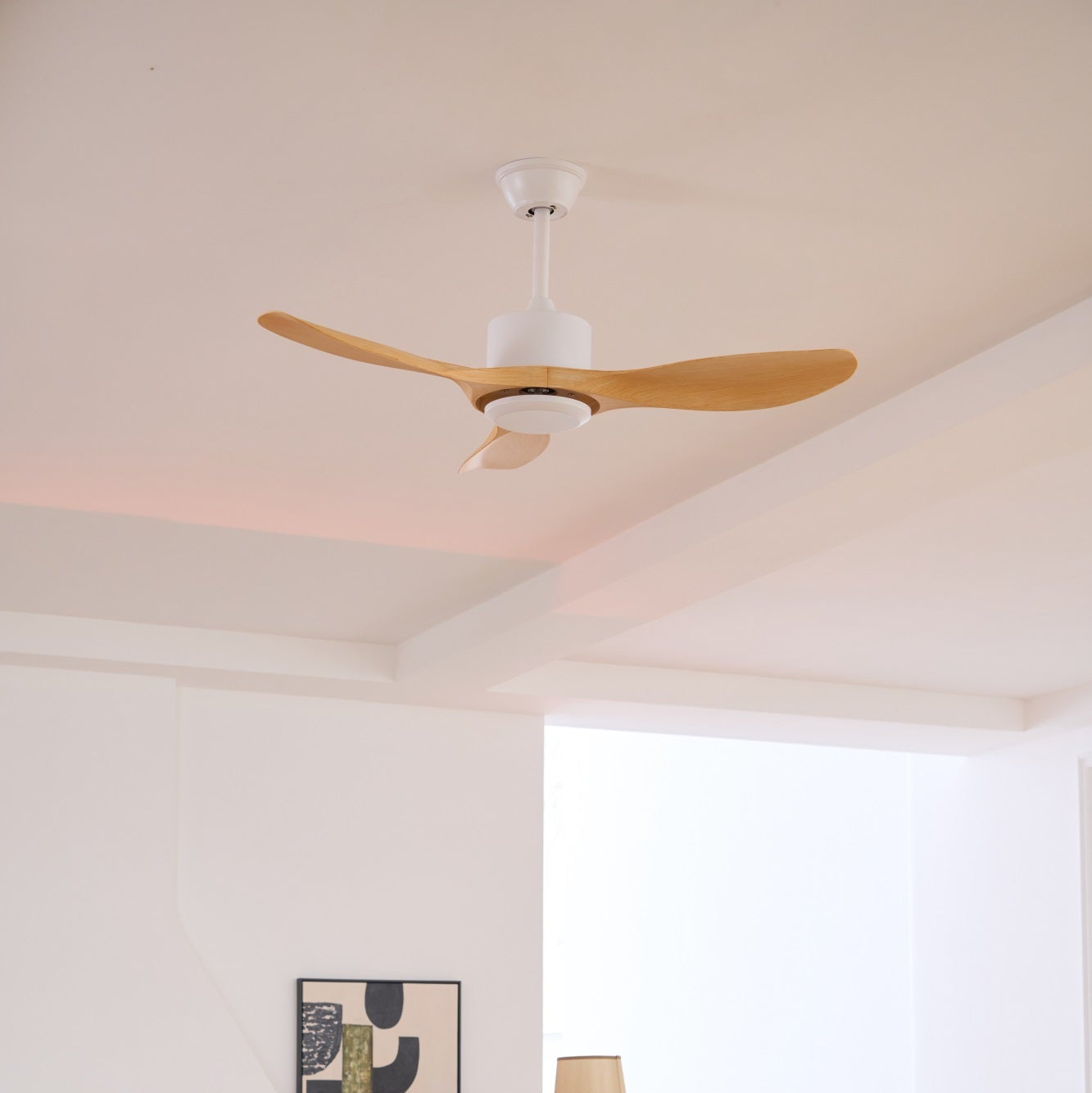 Minimalistische Plafondventilator Hout 106-132cm Met Afstandsbediening 5 Snelheden Omkeerbaar Koper Motor AC 110-240V