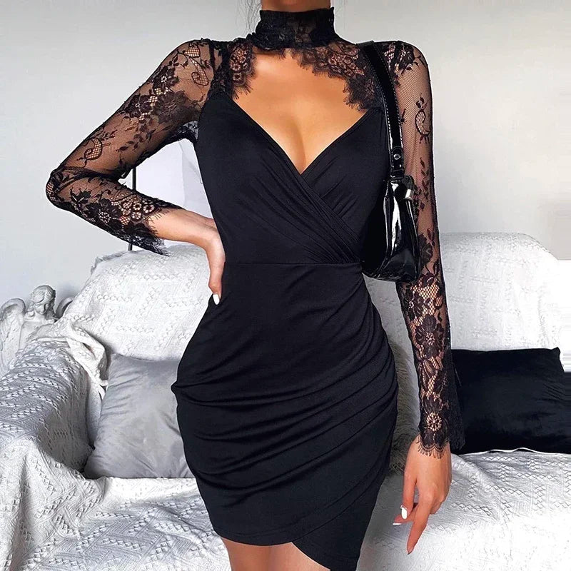 Korte Jurk met Kanten Details en Elegante Pasvorm