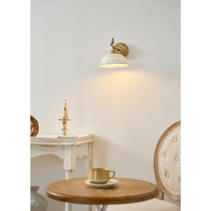 Keramische Wandlamp met Messing Armature | Vintage Victorian Stijl | Antique Brass Finish & Opengewerkte Kap