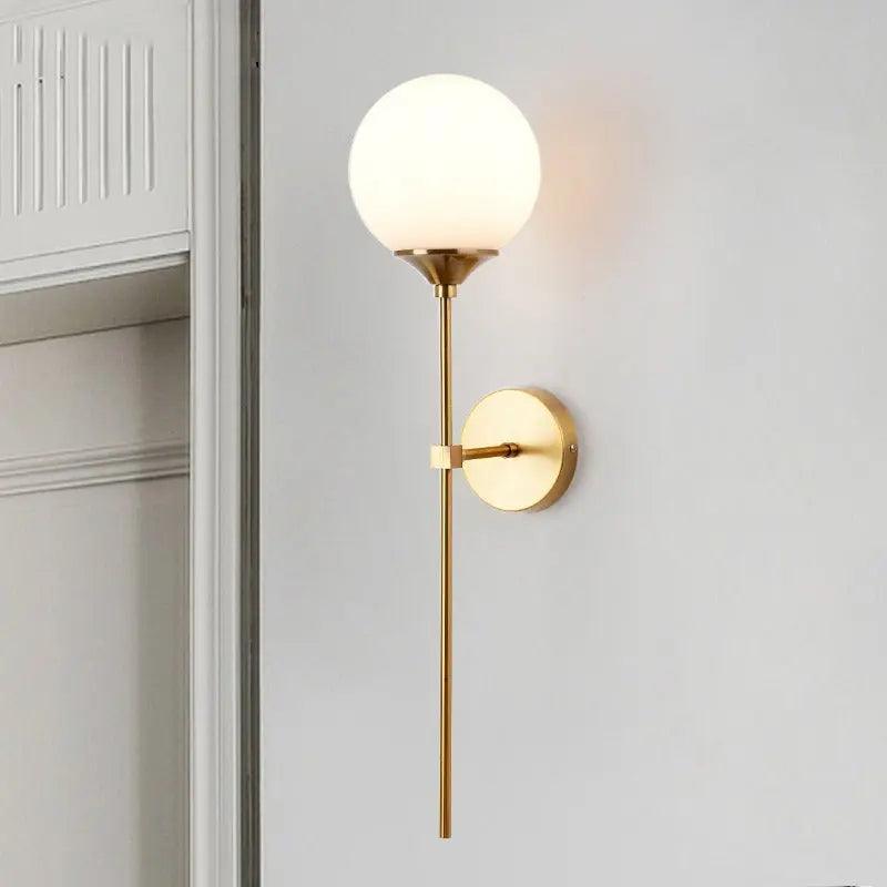 Moderne Wandlamp met Glazen Kap – Chroom of Gouden Afwerking – Scandinavische Stijl