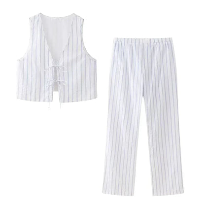 Zomeroutfit: Gestreepte Top met Hoge Taille Broek