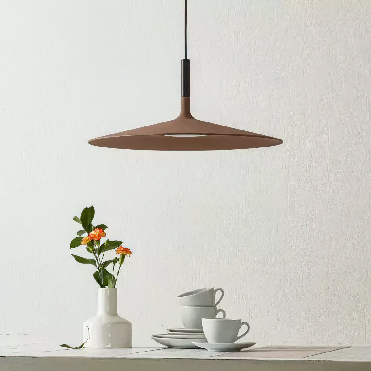 Hanglamp met Conische Kap – Resin Sculptural Pendant in Zes Kleuren, Geïntegreerde LED 3000K of Dimbaar, Moderne Lamp voor Eetkamer Keukeneiland