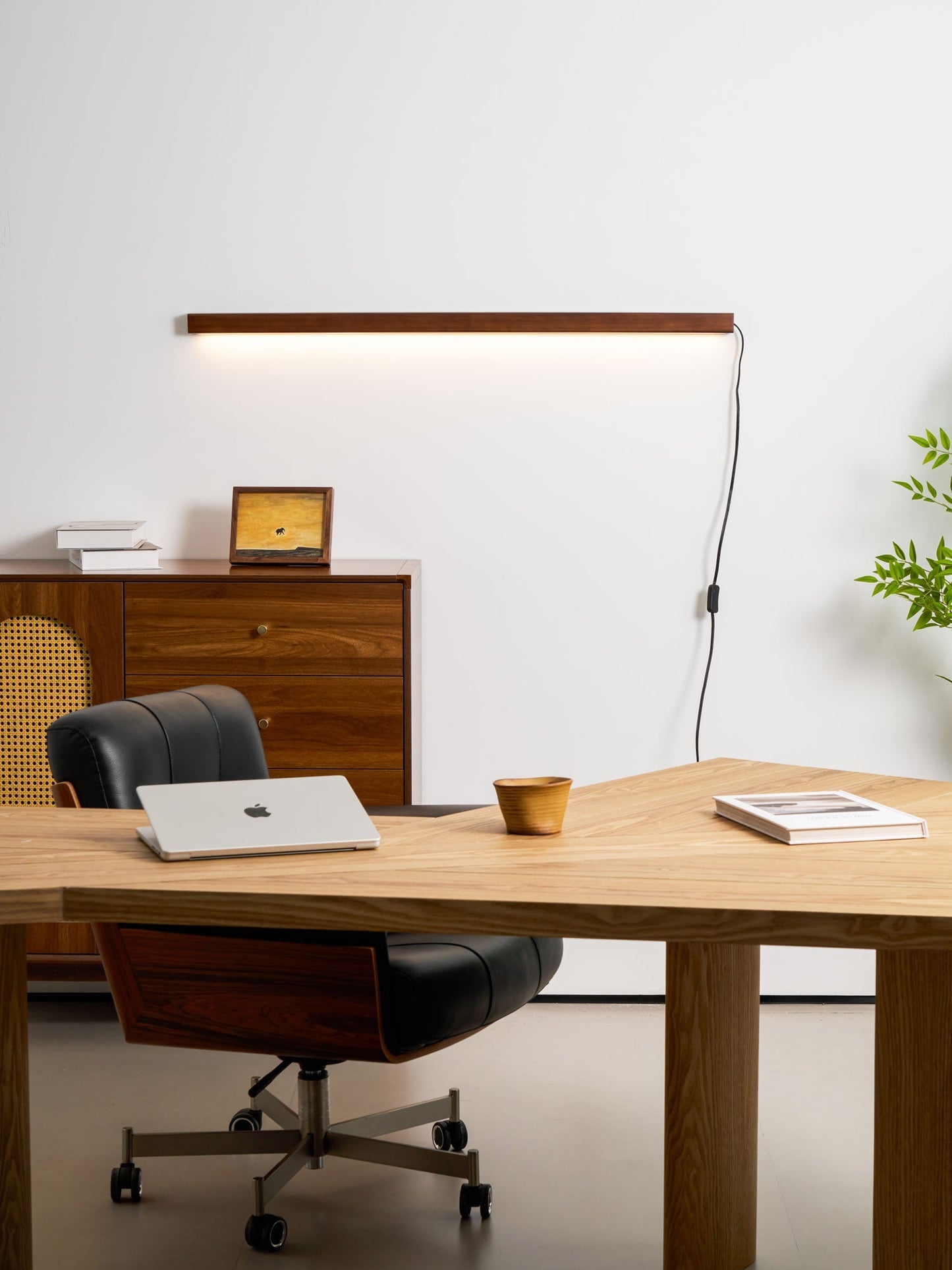 Ronde Houten Wandlamp met LED — Scandinavisch Design met Dimfunctie — Verkrijgbaar in Drie Maten