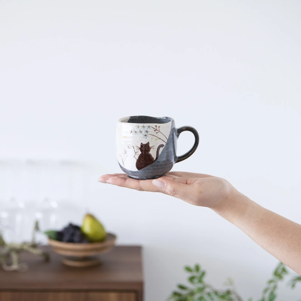 Handgeschilderde Japanse Kutani Keramiek Mok met Katten | Artisanale Theemok 8cm