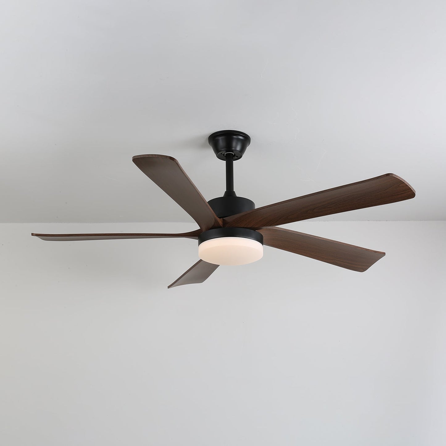 Moderne plafondventilator met verlichting en houten bladen – 6 snelheden LED plafondventilator hout – stil plafond ventilator met afstandsbediening – Scandinavische ventilatorlamp zwart en walnoot voor woonkamer slaapkamer