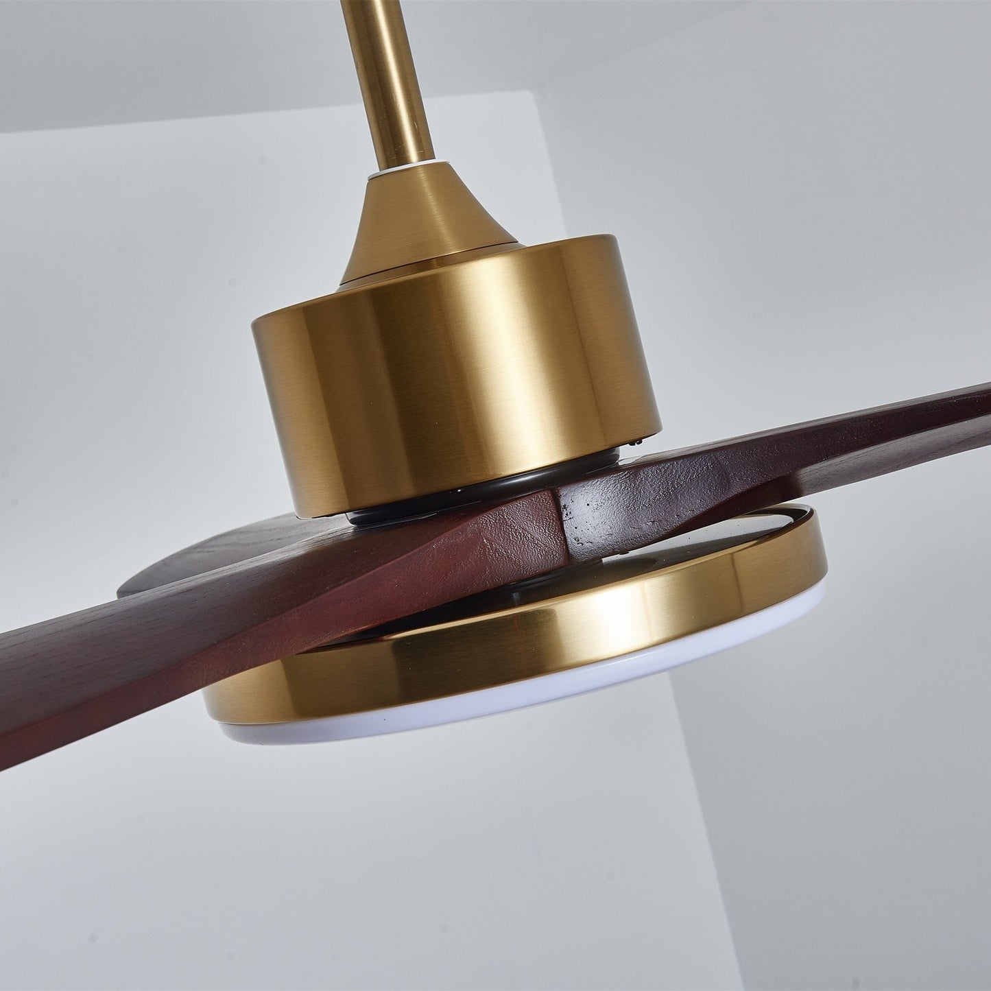 Moderne Plafondventilator met Verlichting – Houten Bladen & Afstandsbediening