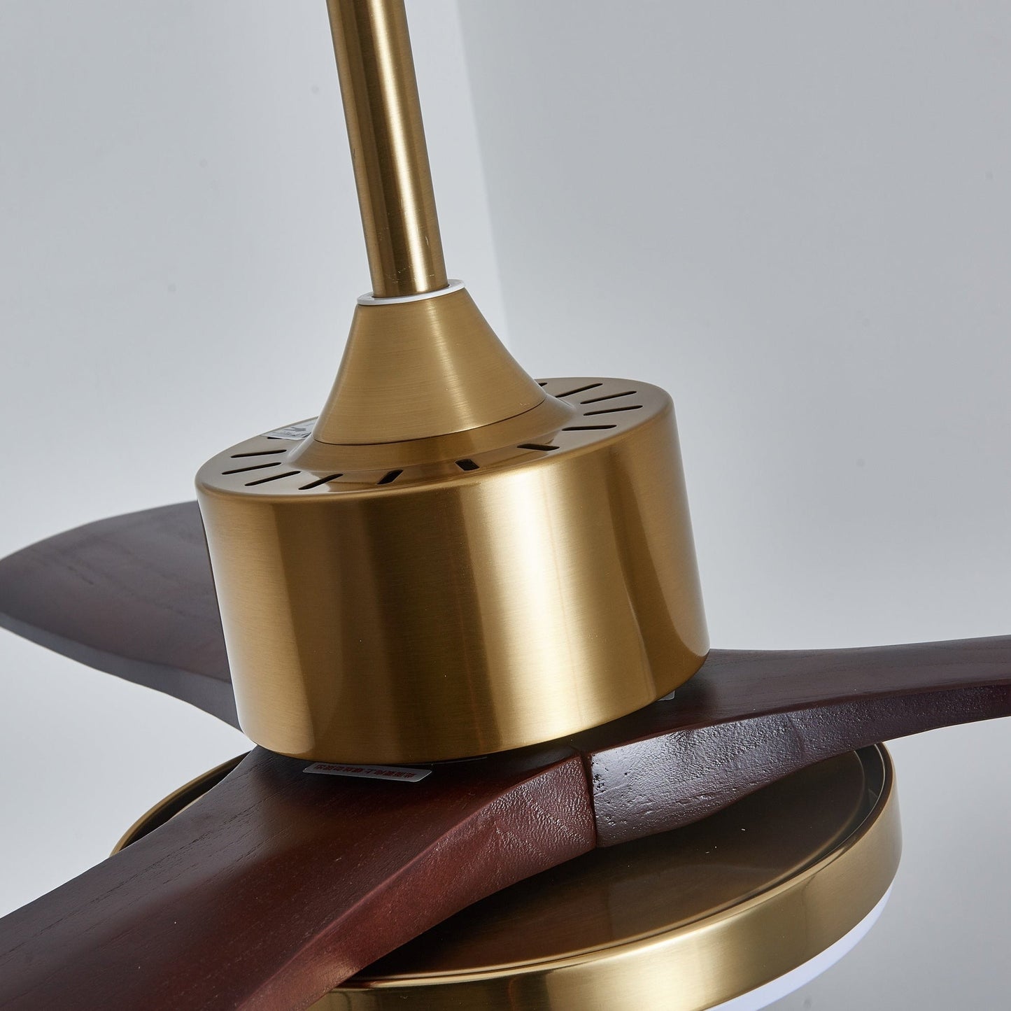 Moderne Plafondventilator met Verlichting – Houten Bladen & Afstandsbediening