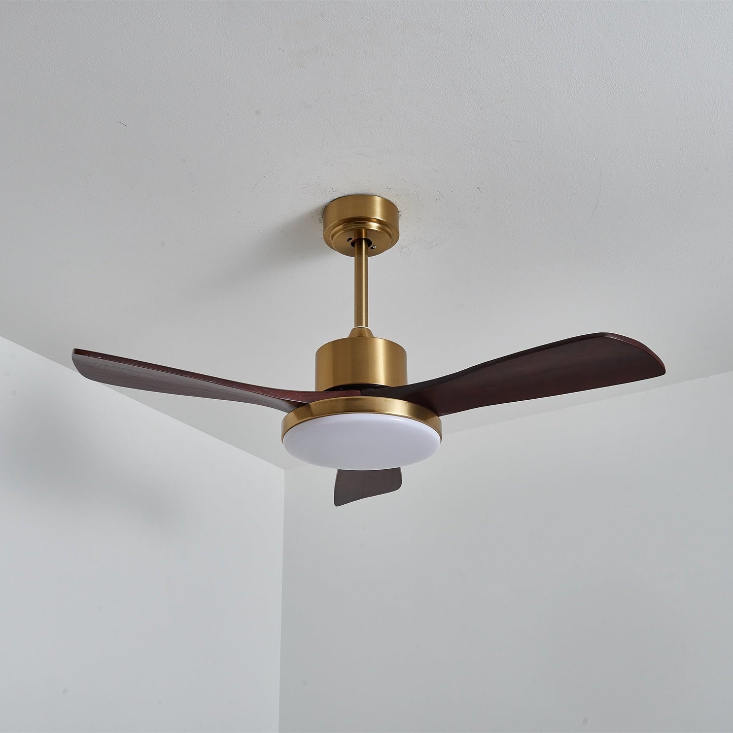 Moderne Plafondventilator met Verlichting – Houten Bladen & Afstandsbediening