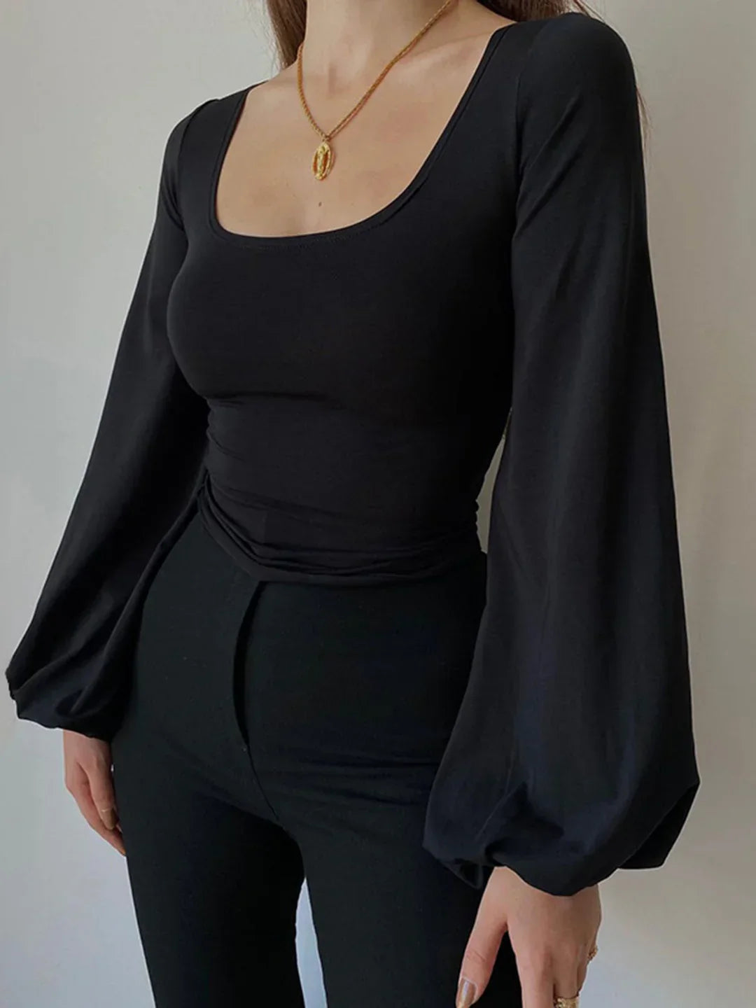 Dames Blouse Met Pofmouwen En Vierkante Halslijn - StudioMarella