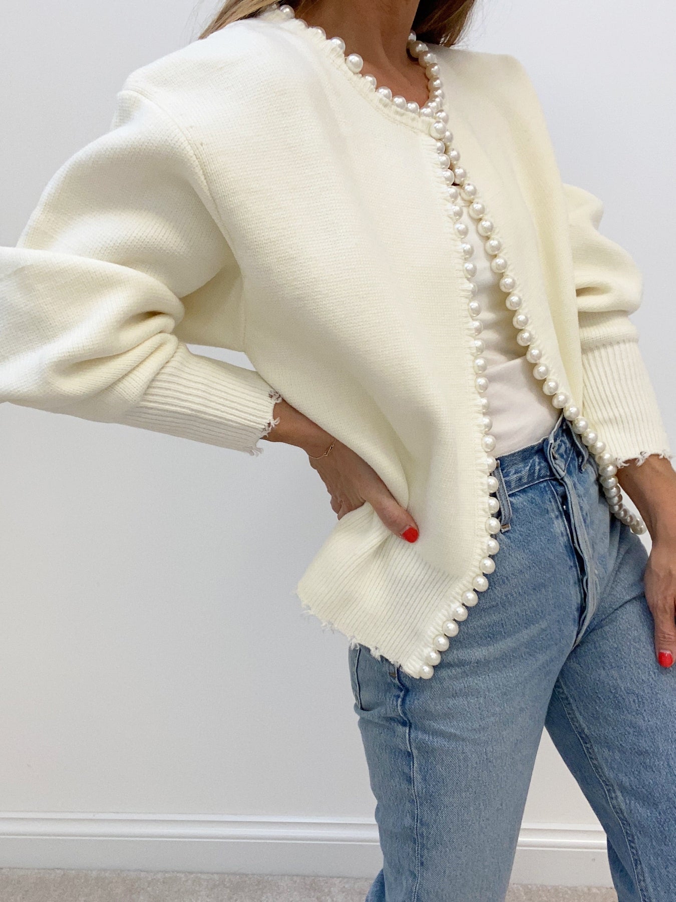 Talicia Cardigan Met Gefranste Randen en Parelmoeren Knopen
