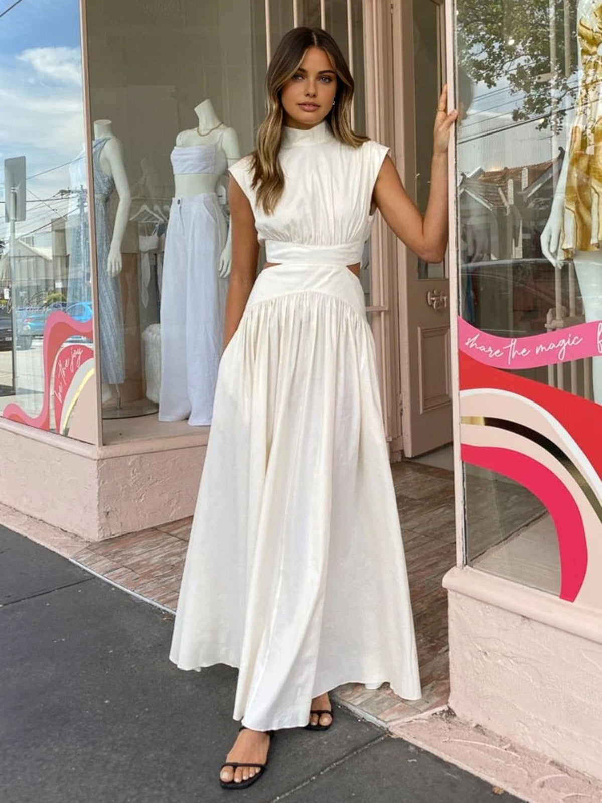 Maxi Jurk Plooirok met Cut Out Detail Zomerjurk