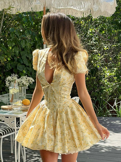 Korte Zomerjurk Geel Met Bloemen Bodycon Jurk Voor Vrouw