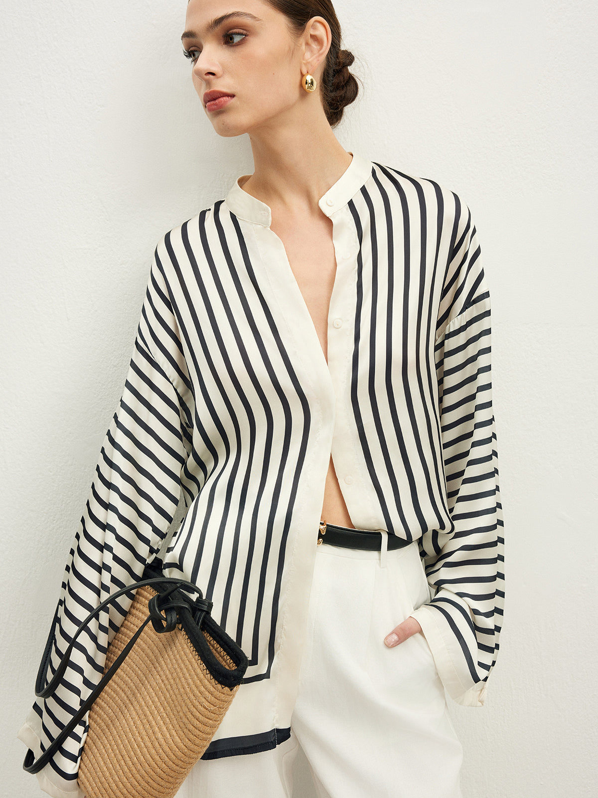 Vrouwelijke Blouse Satijnen Stof Gestreept Elegante Stijl