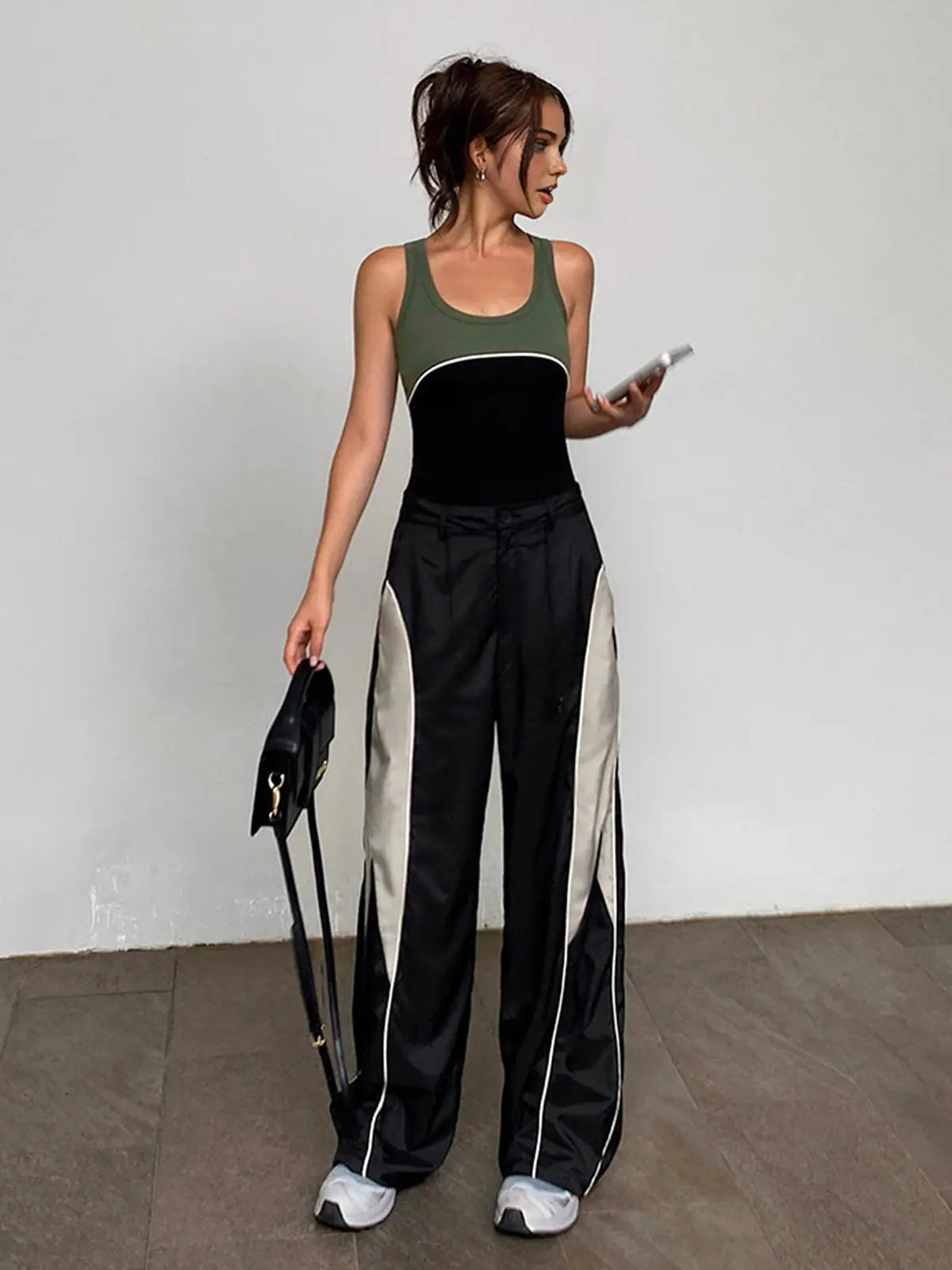 Joggingbroek Wijd en Comfortabel met Sportief Streepdesign - StudioMarella