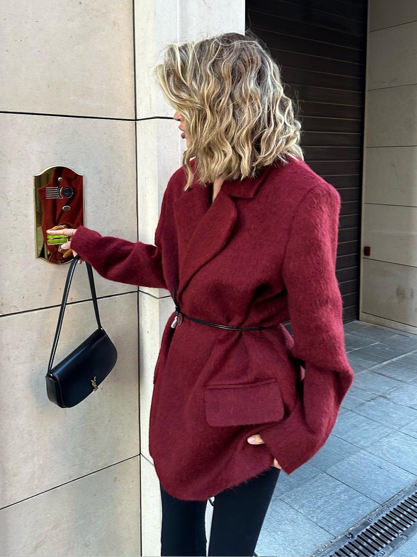 Plus Size Winterjas Rode Wol Lange Mantel met Tailleband - StudioMarella