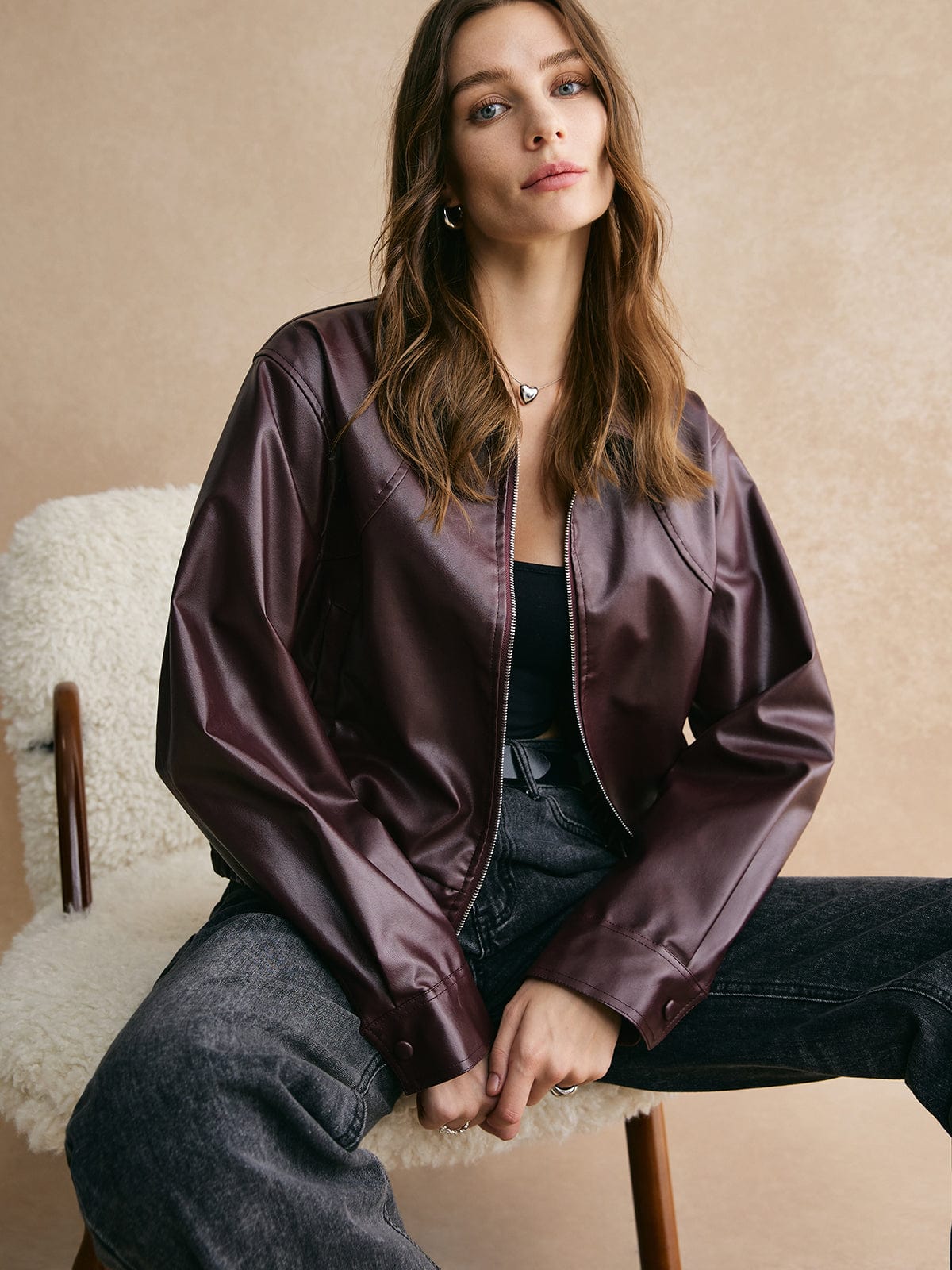 Korte Leren Jas voor Vrouw Modern en Elegant - StudioMarella