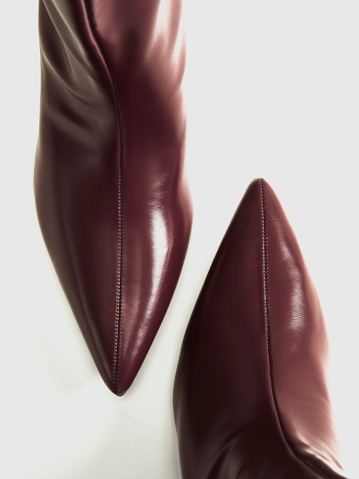 Leren Enkellaarsjes Rood Elegante Minimalistische Look