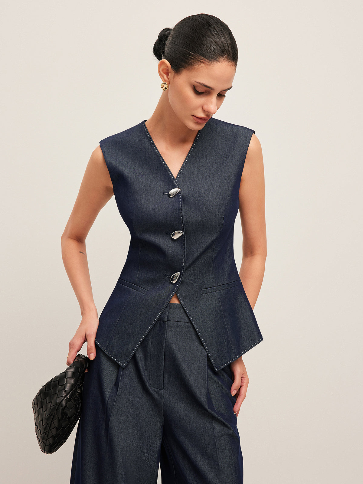 Dames Gilet met Peplum en Contrast Stiksel Elegant Design - StudioMarella