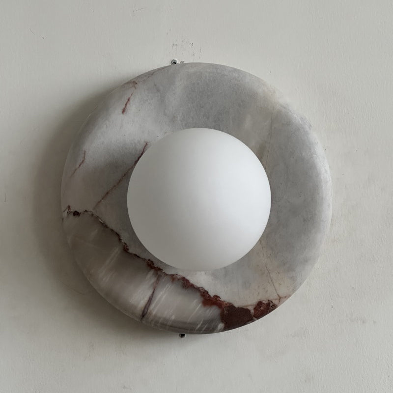 Ronde Design Wandlamp Met Marmeren Achterplaat En Glazen Bol Voor Hal En Slaapkamer