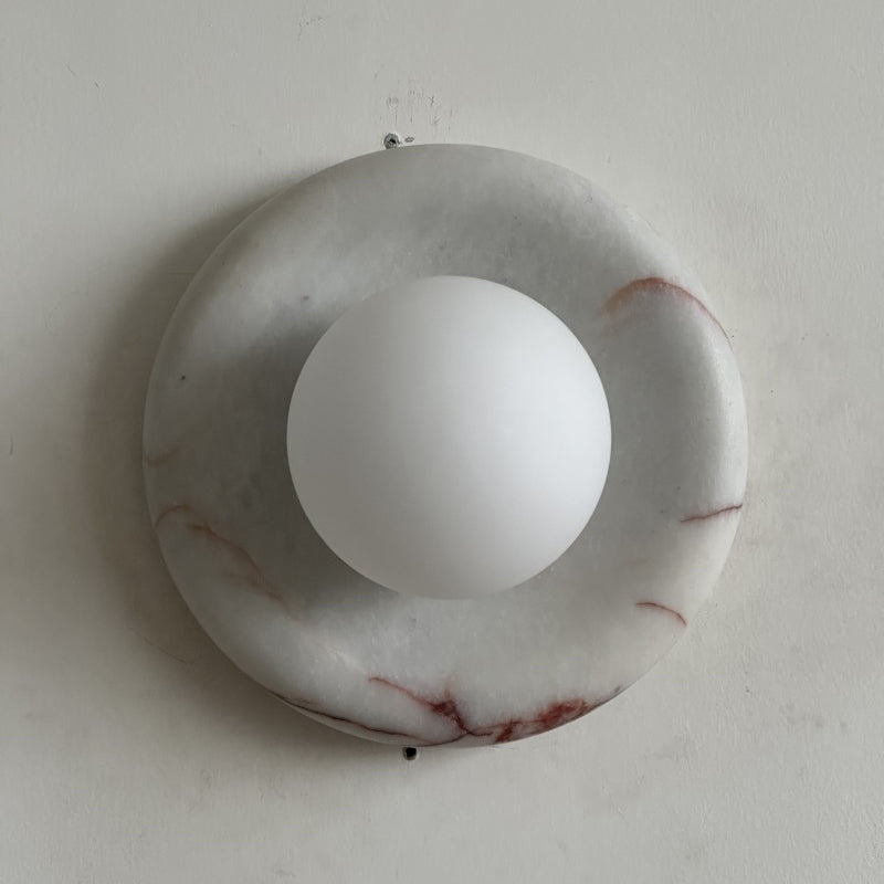 Ronde Design Wandlamp Met Marmeren Achterplaat En Glazen Bol Voor Hal En Slaapkamer